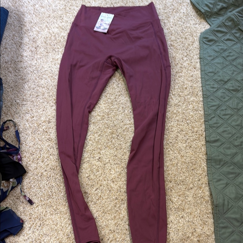 Halara Leggings with pockets NWT